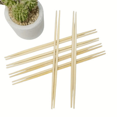 Bastões de bambu Rikyu Sushi descartáveis em cores naturais para ocasião de churrasco